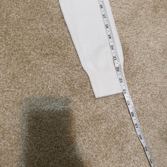 Old Navy White Women's Cardigan Sweater NWOT Size Small - Picture 11 of 13